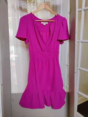 Women’s Bright Magenta Short Sleeve V-Neck Dress